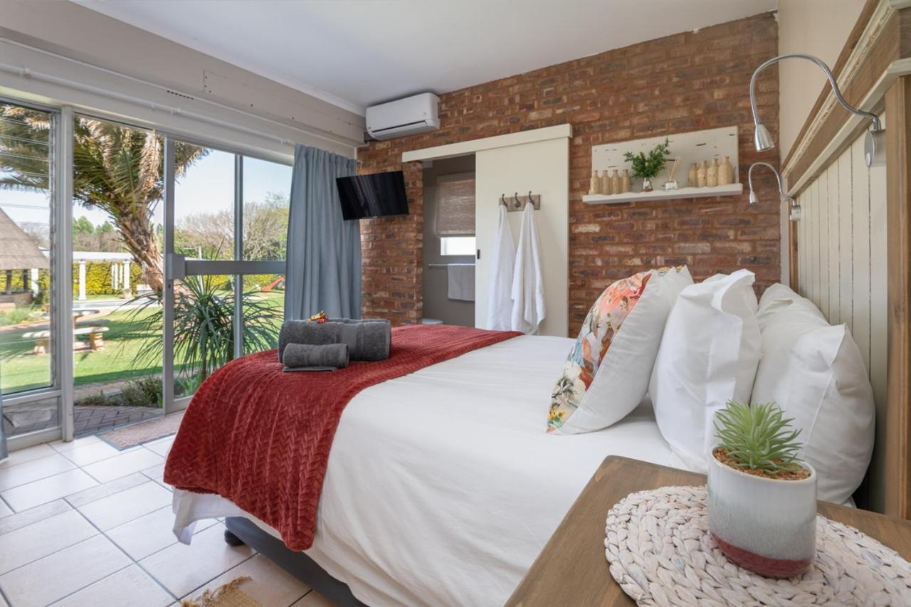Opstal Gastehuis Potchefstroom Bagian luar foto
