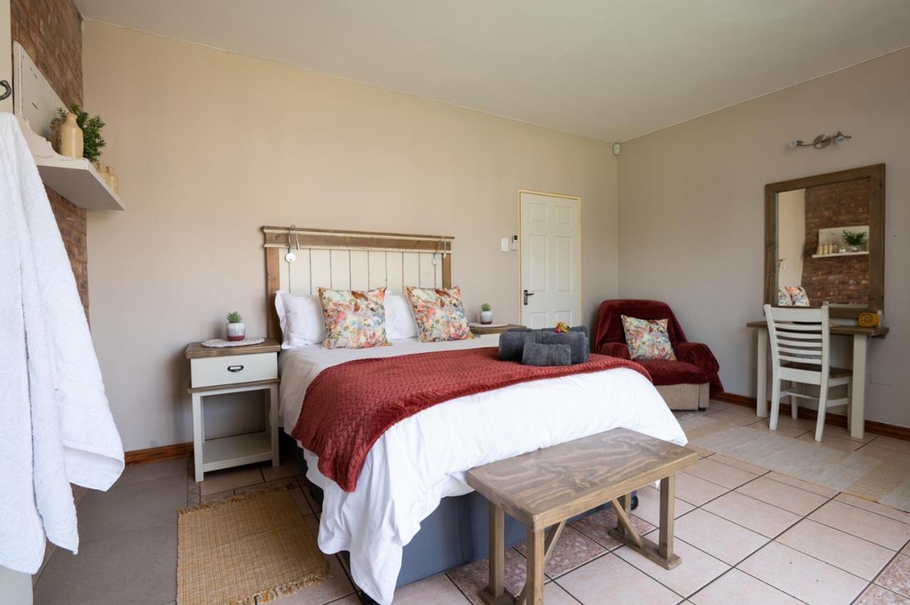 Opstal Gastehuis Potchefstroom Bagian luar foto
