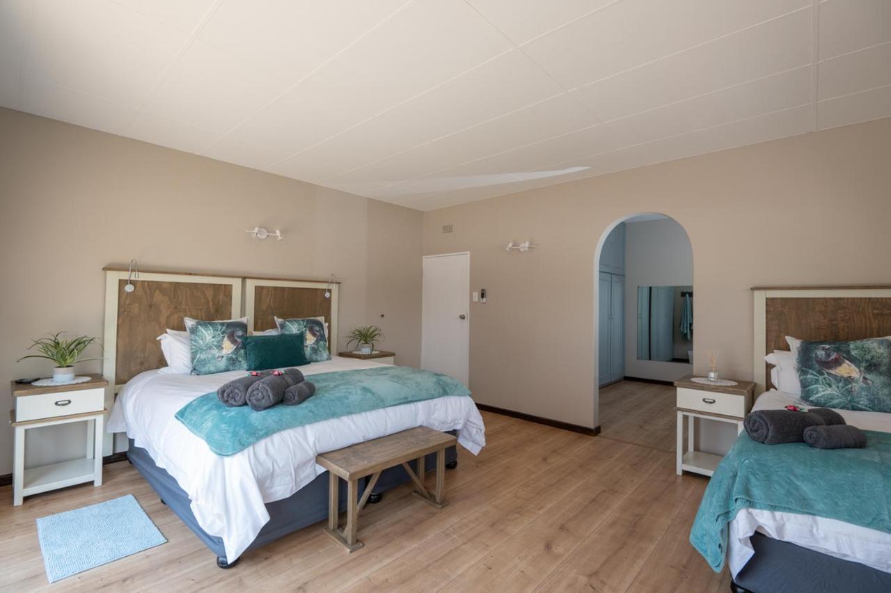 Opstal Gastehuis Potchefstroom Bagian luar foto