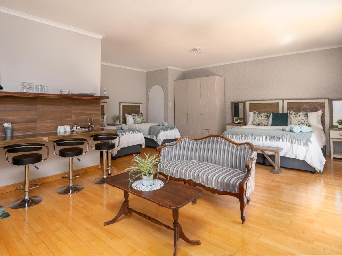 Opstal Gastehuis Potchefstroom Bagian luar foto