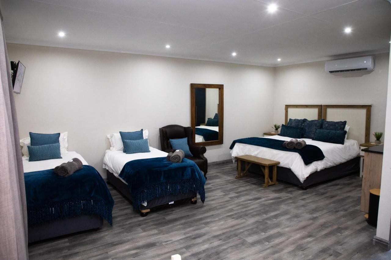 Opstal Gastehuis Potchefstroom Bagian luar foto